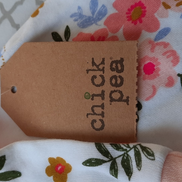 2 piece floral set. Footed onepice and headband - Picture 8 of 11